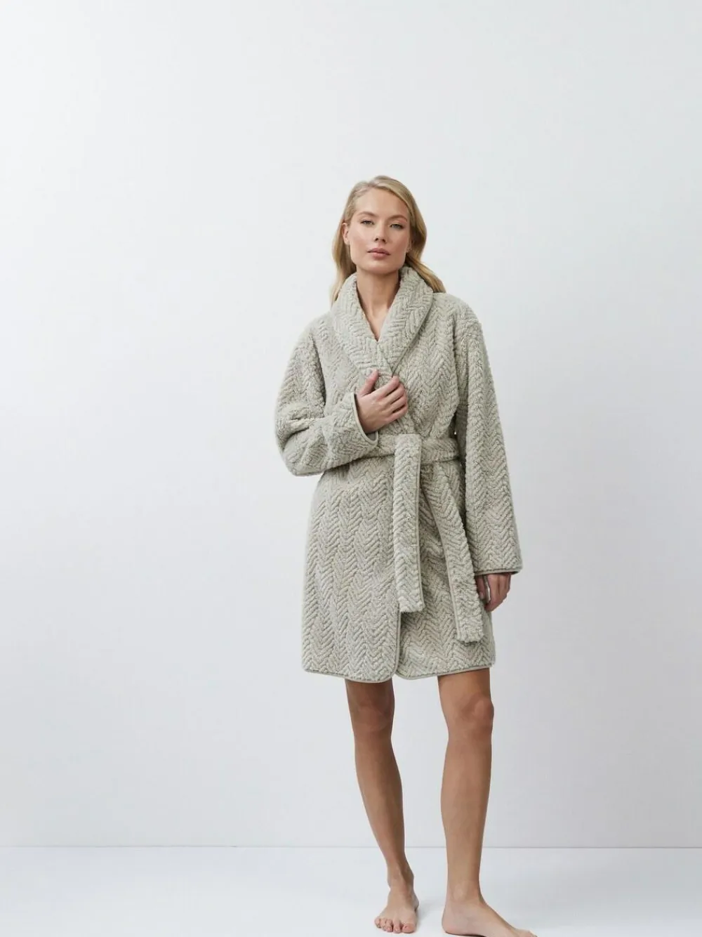 Aruelle Ela Luxury Mid Length Chevron Design Cream Robe^Women Bathrobes