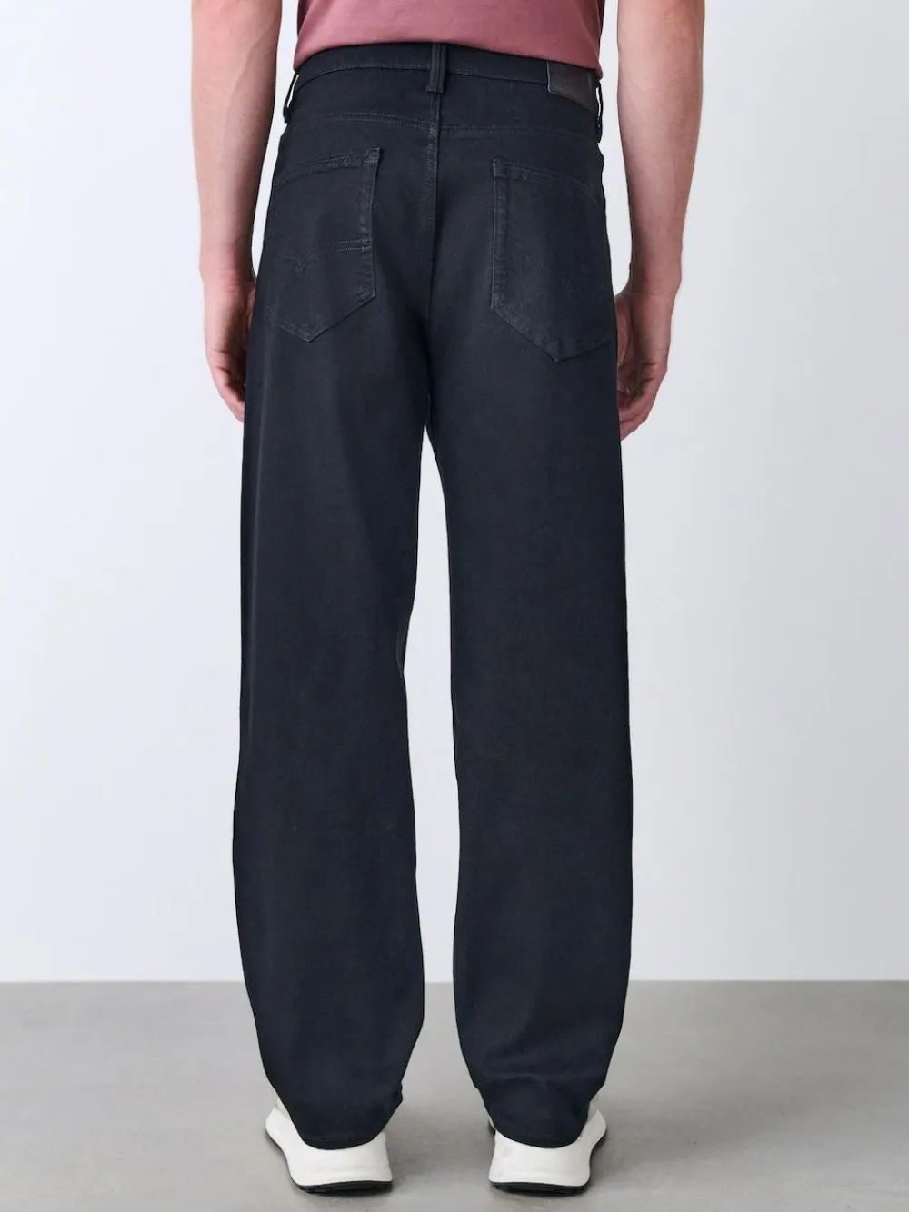 Next Relaxed Fit Motionflex Jeans Black