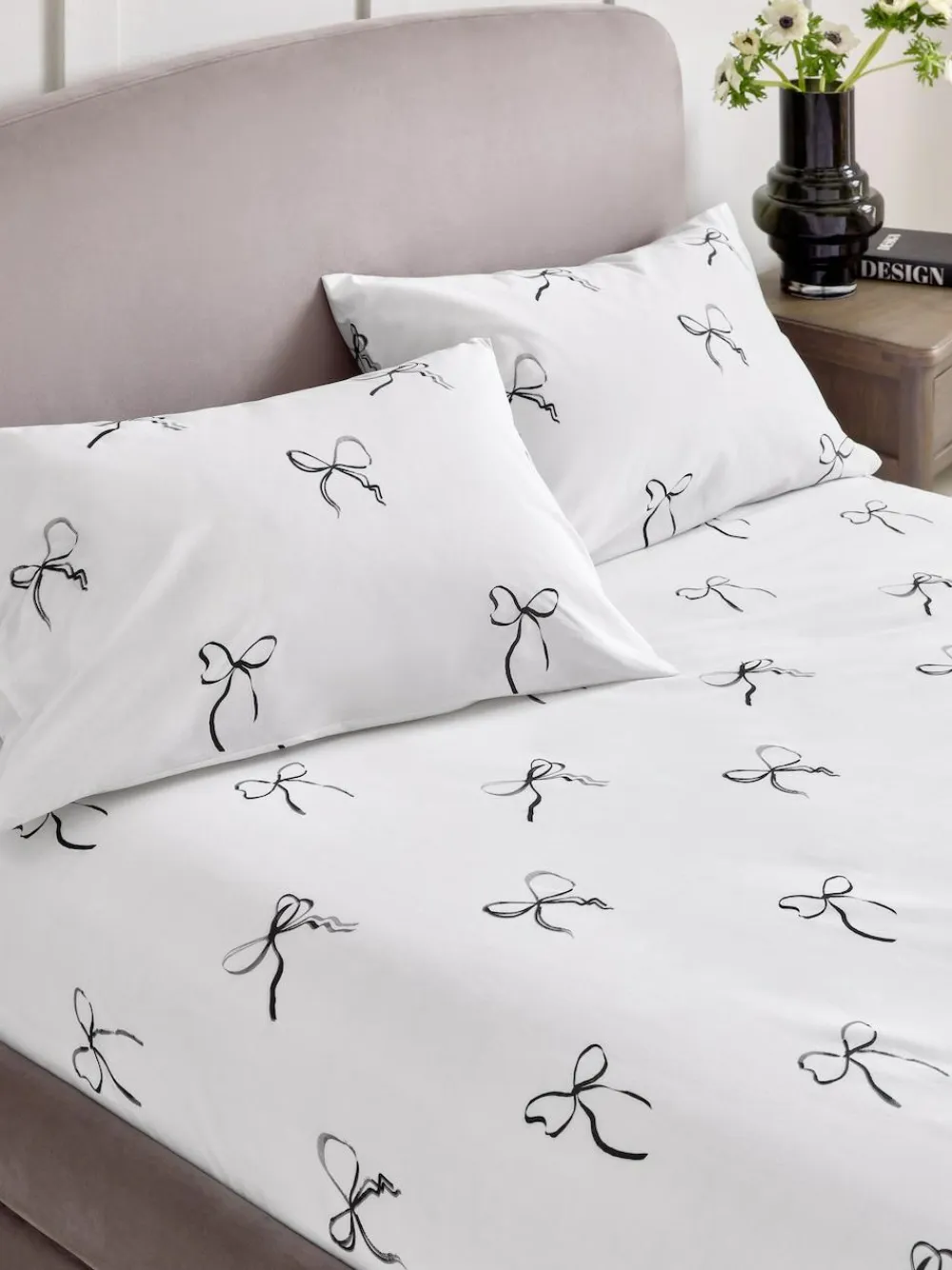 Next Black/White Bow Fitted Sheet and Pillowcase Set^ Bedsheets & Pillow Cases