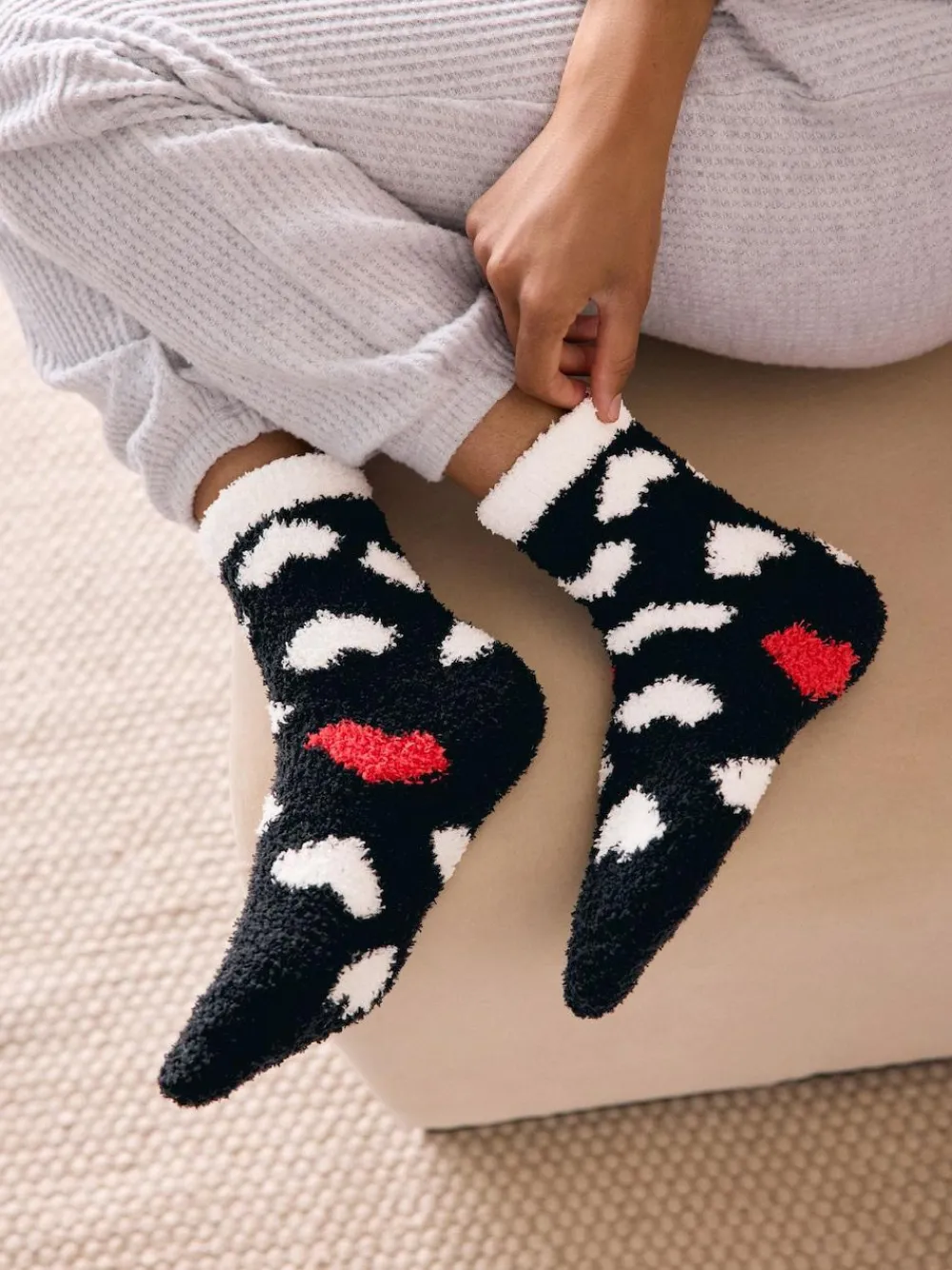 Best Next Cosy Ankle Socks 4 Pack Black/White Red Hearts