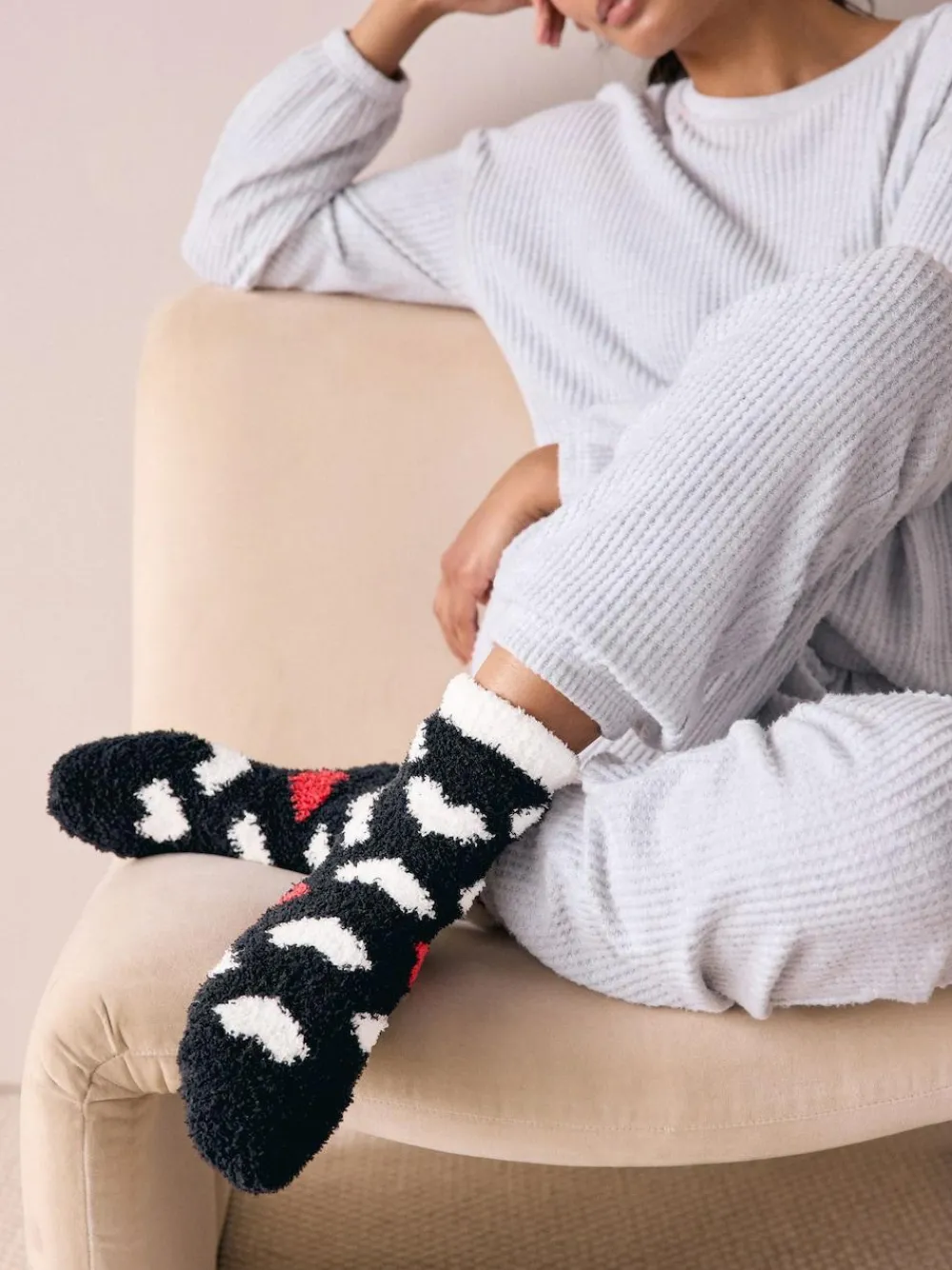 Best Next Cosy Ankle Socks 4 Pack Black/White Red Hearts