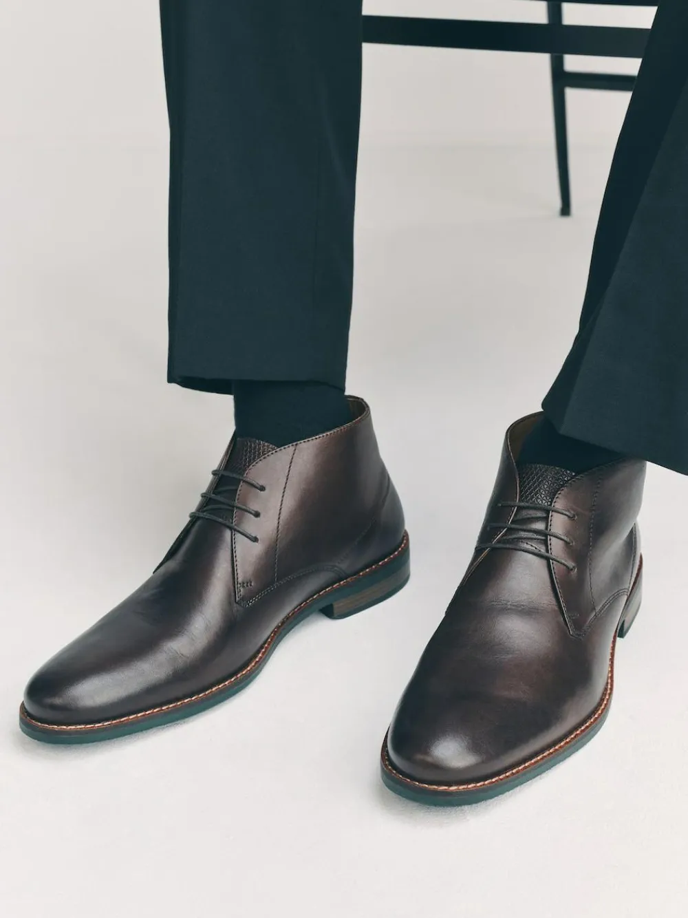 Outlet Next Brown Contrast Sole Leather Chukka Boots