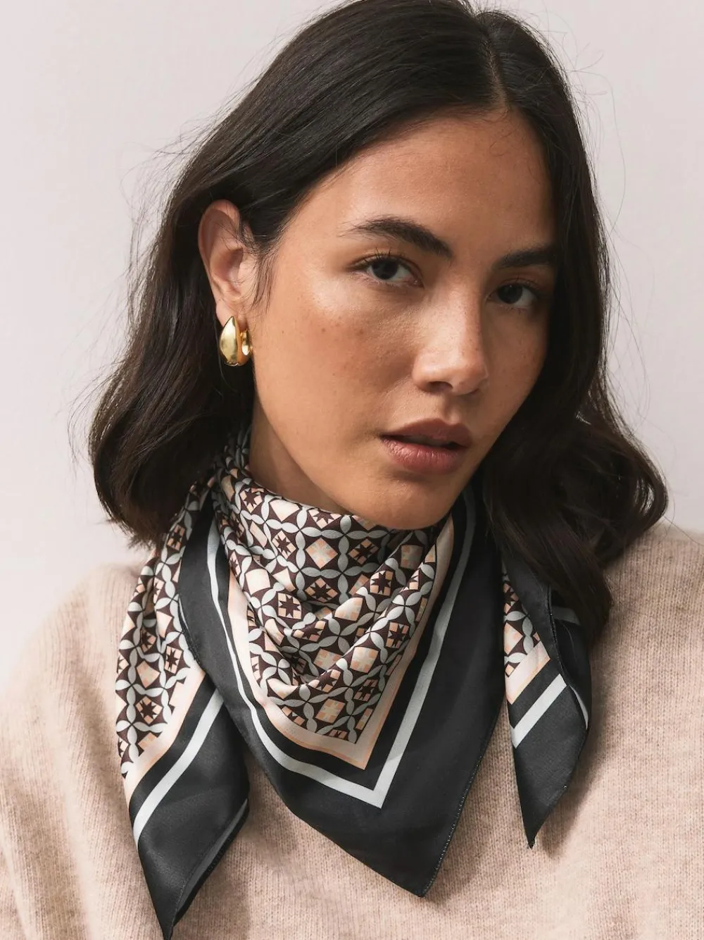 Next Brown Geometric Print Satin Square Scarf^Women Hats, Gloves & Scarves|Hats, Gloves & Scarves