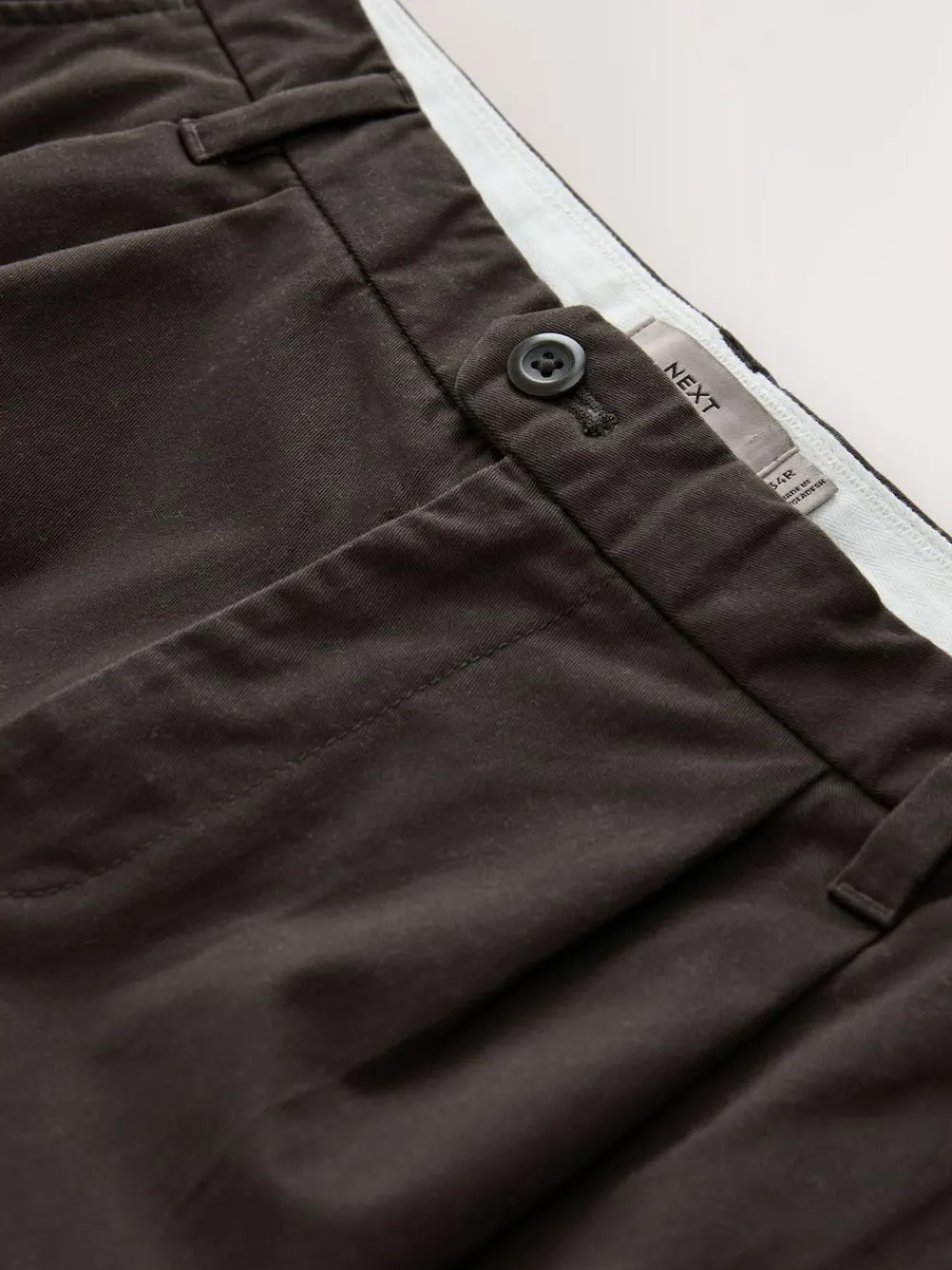 Outlet Next Relaxed Tapered Fit Twin Pleated Stretch Chinos Trousers Brown