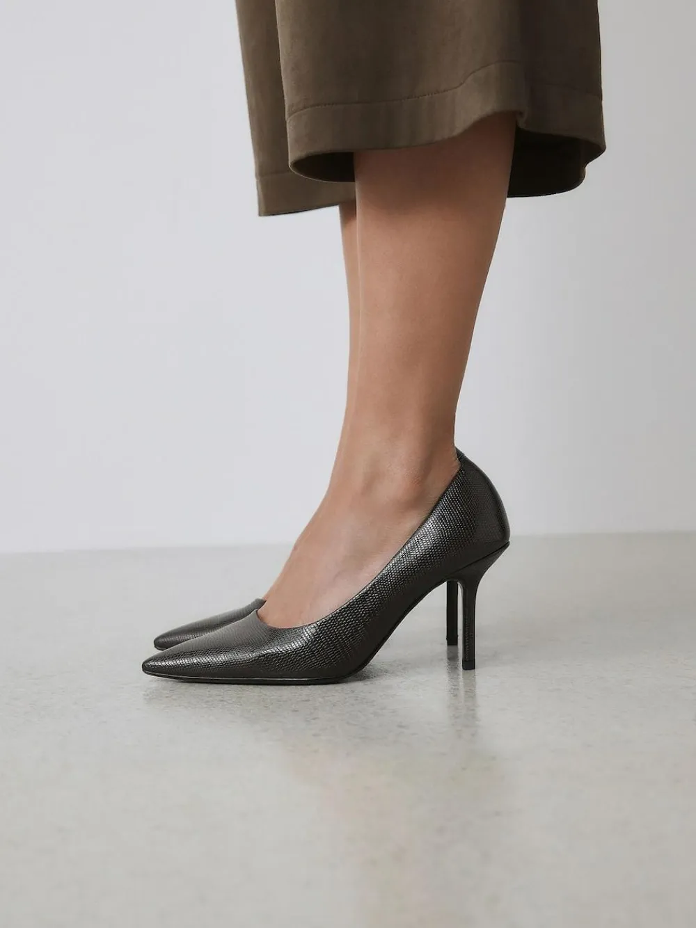 Next Standard/Wide Fit Forever Comfort® Point Toe Court Heels^Women Heels