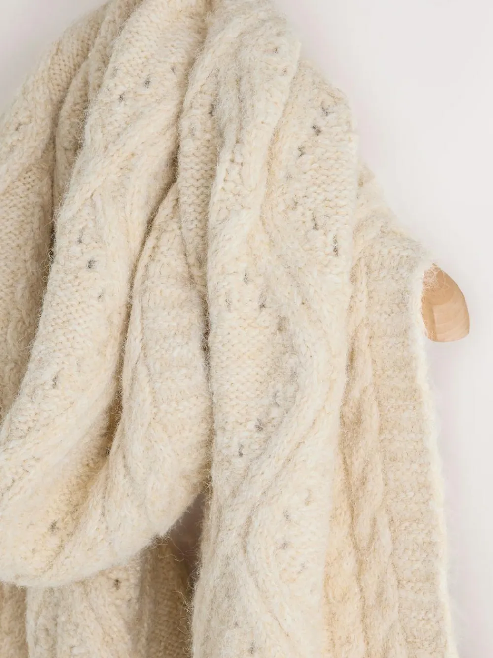 Next Ecru Cable Knit Cosy Scarf^Women Hats, Gloves & Scarves|Hats, Gloves & Scarves