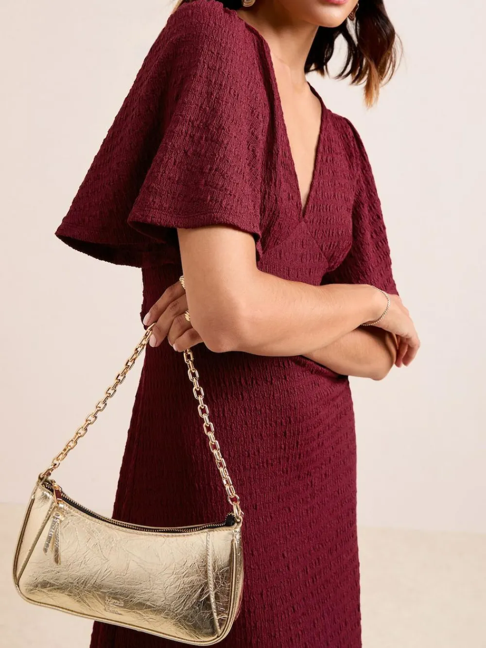 Sale Friends Like These Chain Shoulder Bag Gold