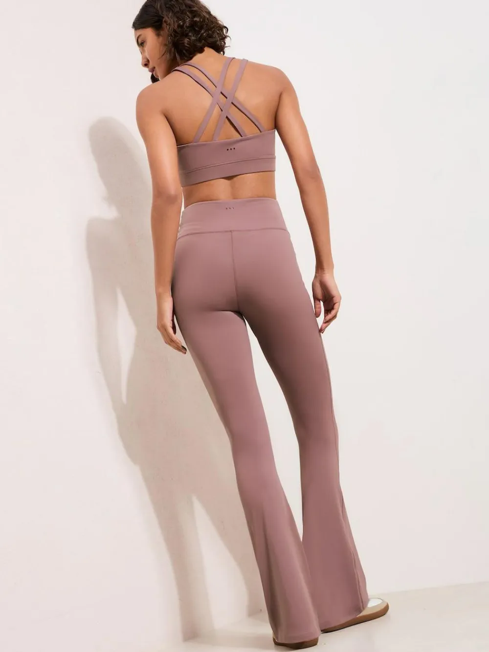Online Friends Like These Studio Yoga Flare Leggings Pink