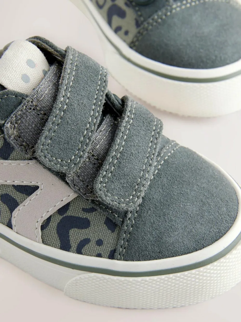 Next Wide Fit (G) Touch Fastening Skate Trainers^ Sneakers