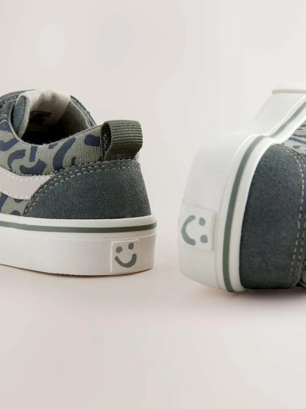Next Wide Fit (G) Touch Fastening Skate Trainers^ Sneakers