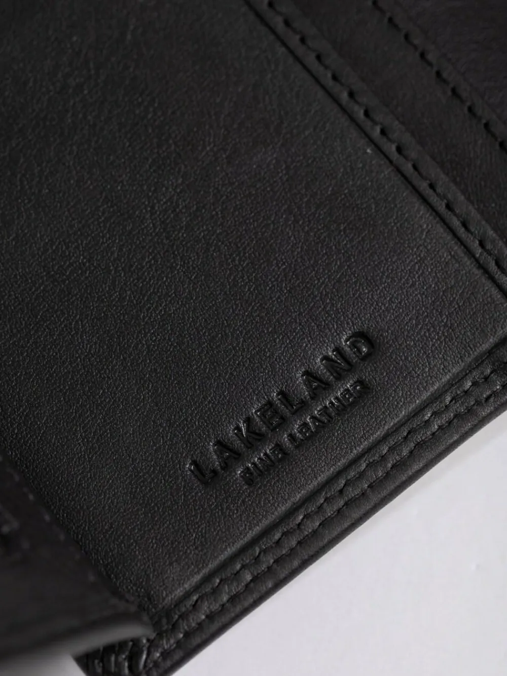 Best Lakeland Leather Black Small Tab Purse