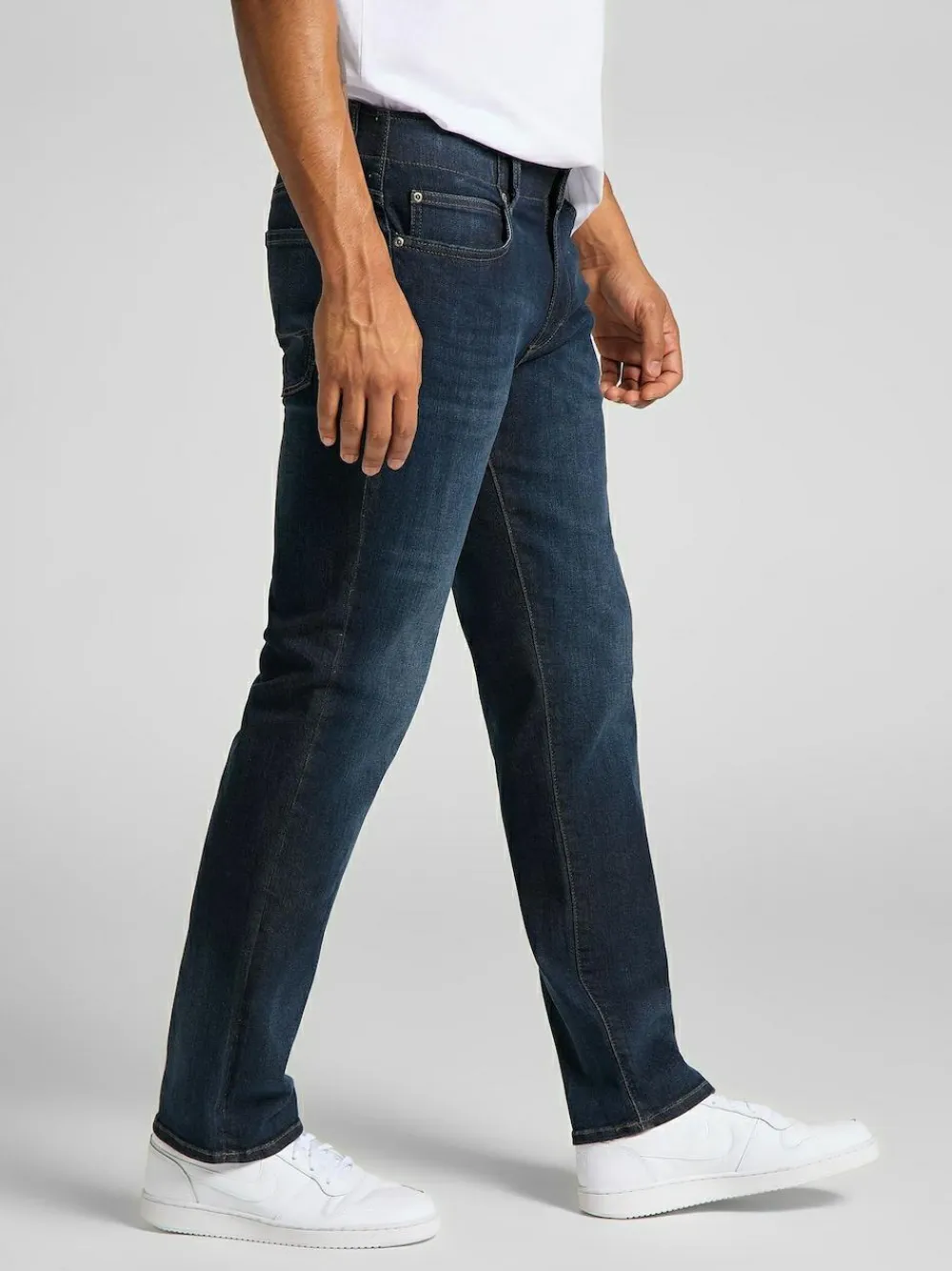 Lee Straight Fit Extreme Motion Jeans Trip