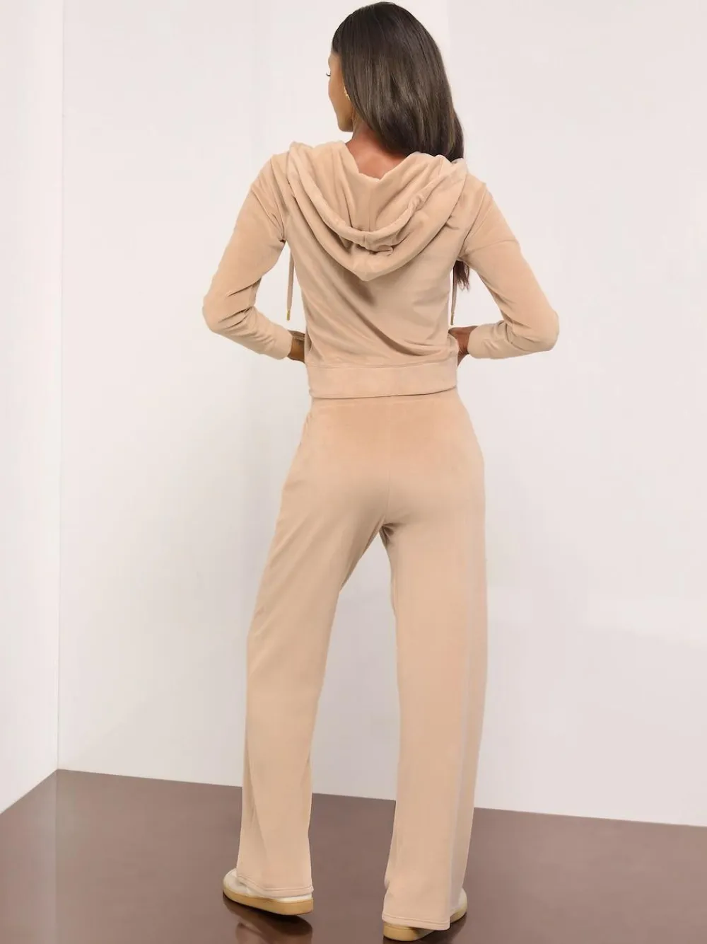 Outlet Lipsy Embroidered Velour Relaxed Wide Leg Joggers Brown