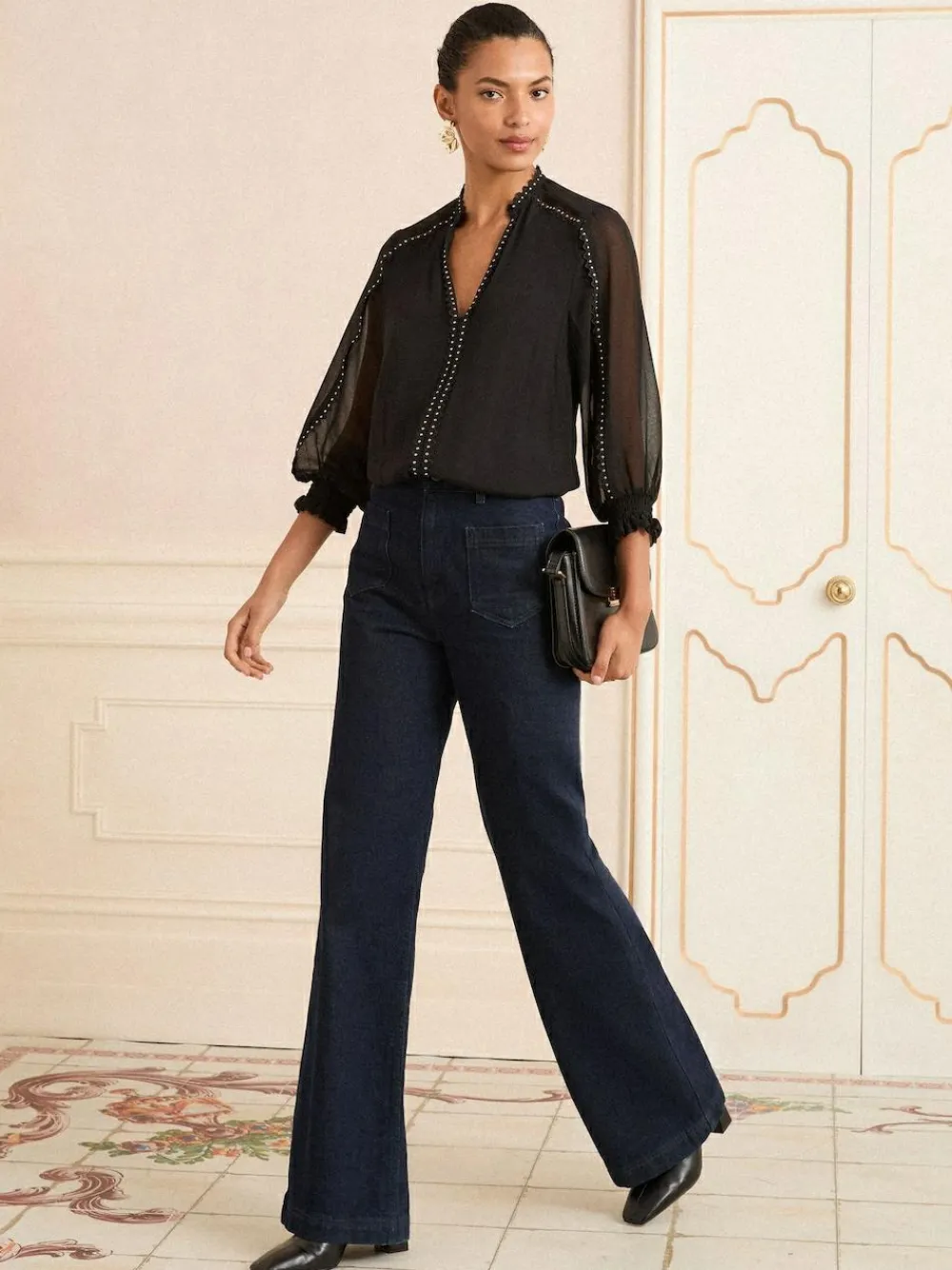 Discount Love & Roses V-Neck Hardware 3/4 Sleeve Blouse Black