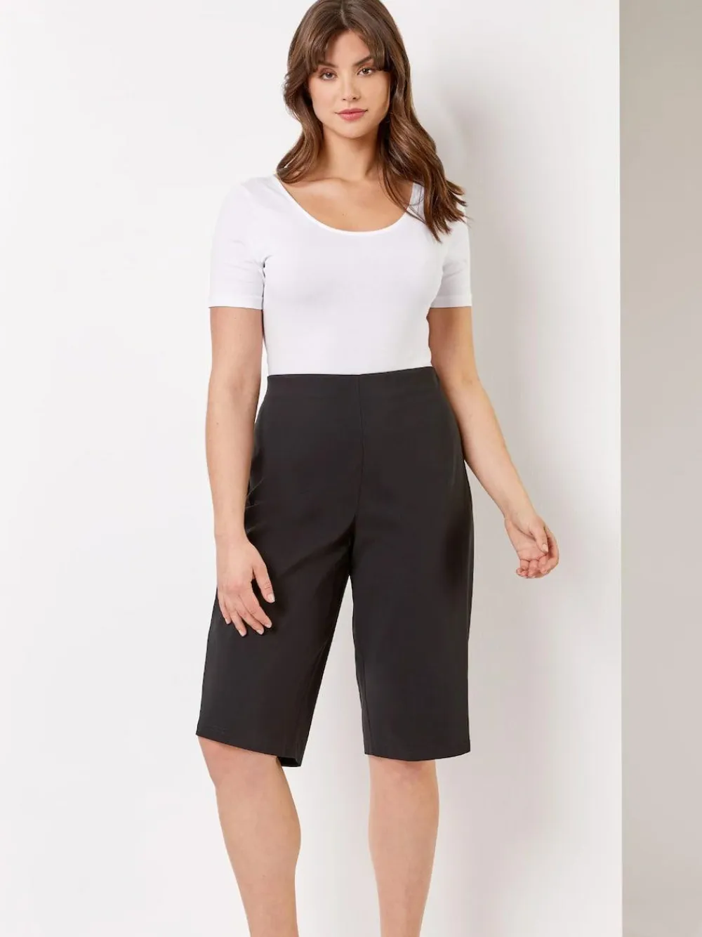 Clearance Roman Black Knee Length Stretch Shorts