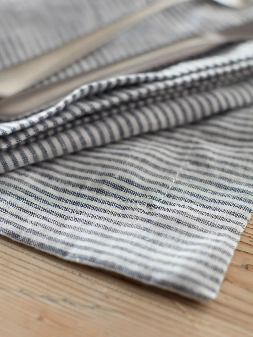 Online Secret Linen Store Sid Stripe 100% Linen Placemats French Blue