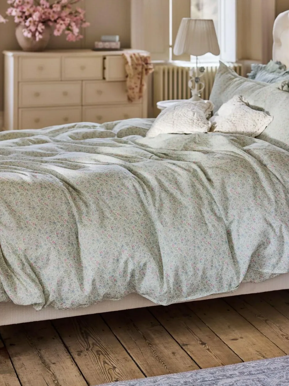 Clearance Shabby Chic by Rachel Ashwell® Flat Piped 200 Thread Count Duvet Cover and Pillowcase Set Vintage Ditsy Sage