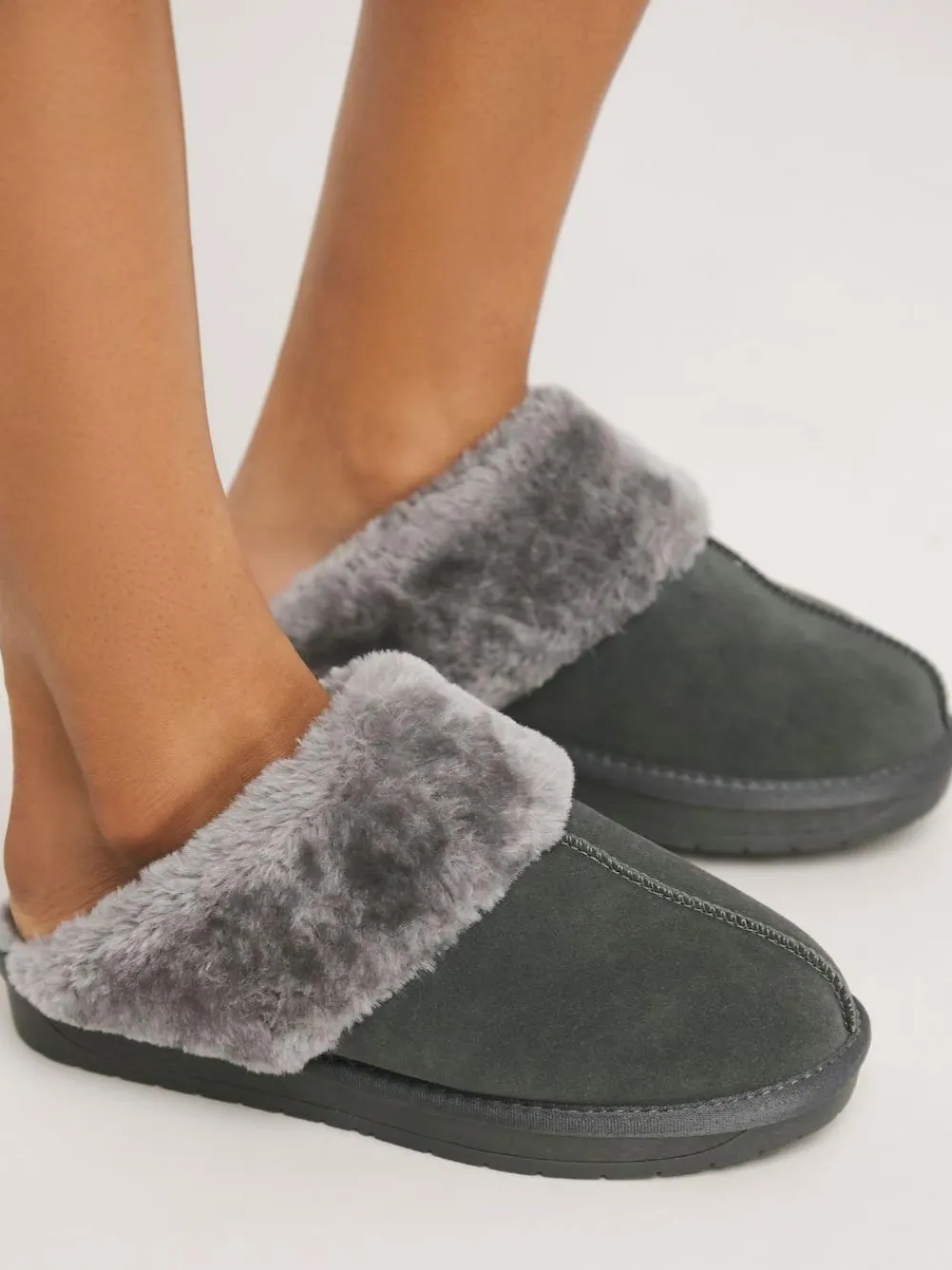 Simply Be Standard Fit Faux Fur Lined Suede Mule Slippers^Women Slippers