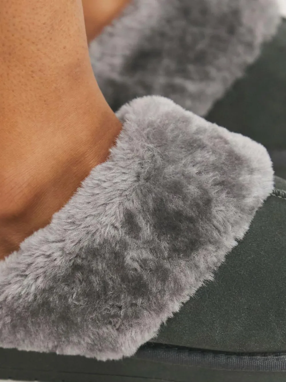 Simply Be Standard Fit Faux Fur Lined Suede Mule Slippers^Women Slippers