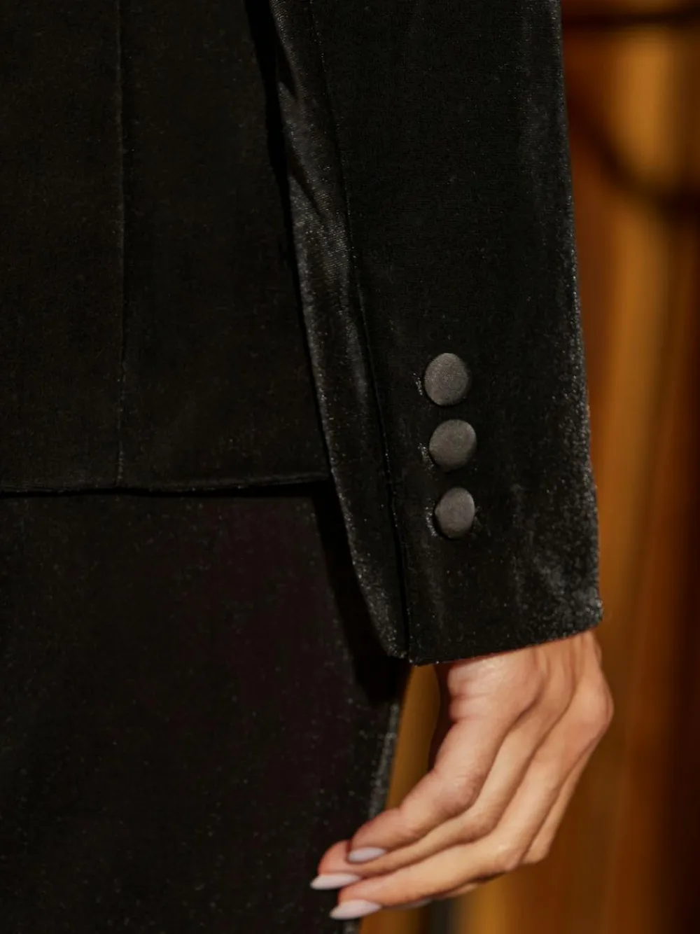 Discount Sosandar Black Luxe Velvet Tailored Blazer