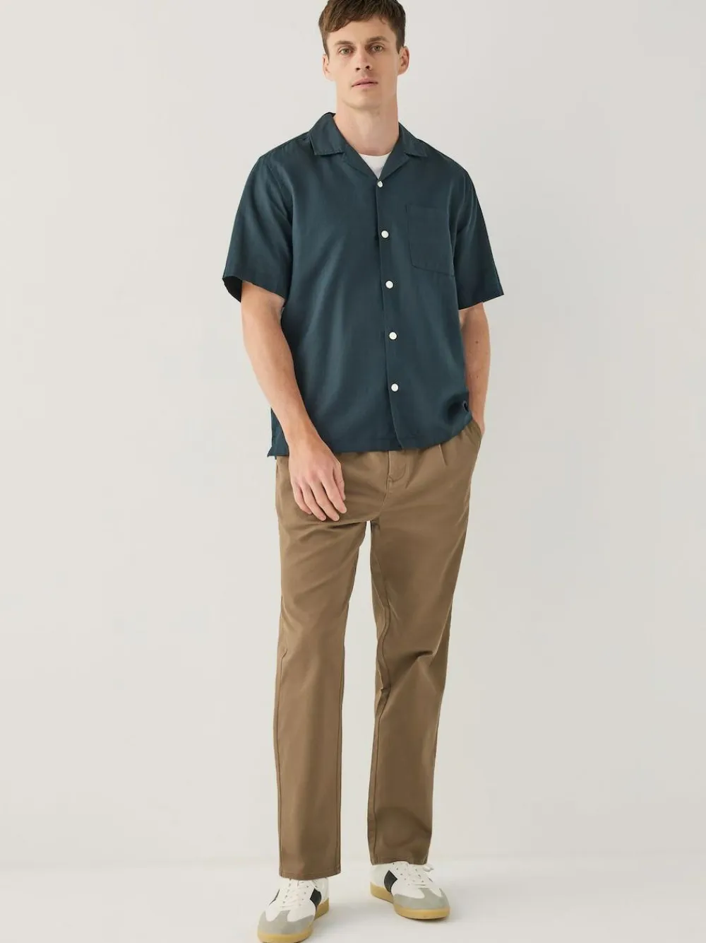 Next Regular Tapered Fit Single Pleated Stretch Chinos Trousers^ Pants & Chinos