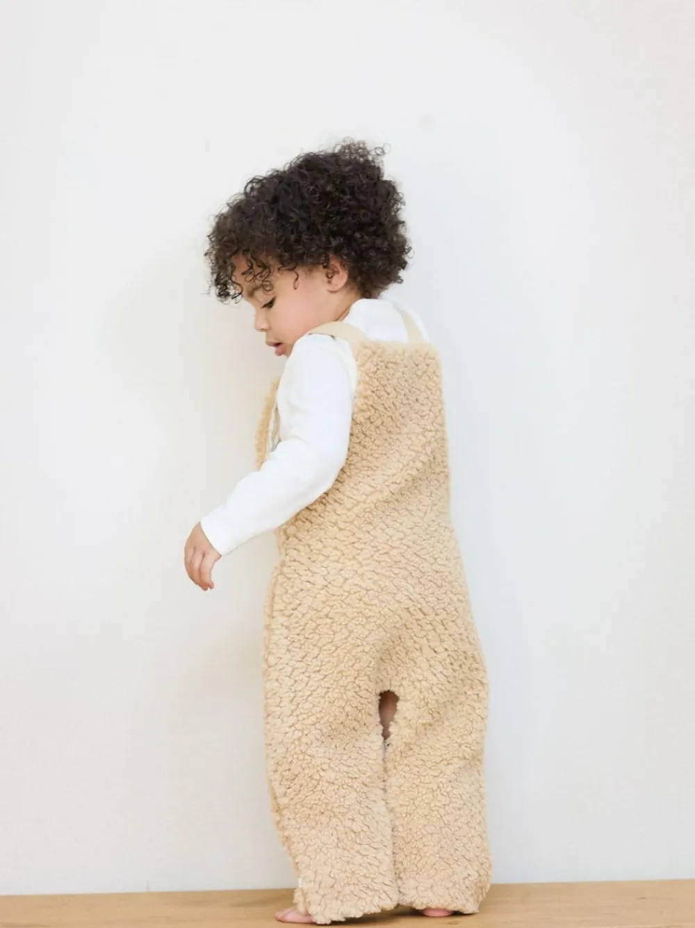 Outlet The Little Tailor Baby Chunky Sherpa Fleece Dungarees and Bodysuit Set Natural