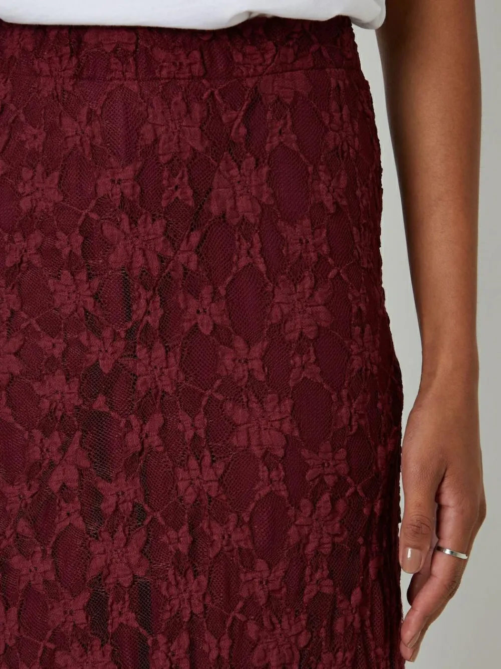 Hot Threadbare Pull On Lace Maxi Skirt Red