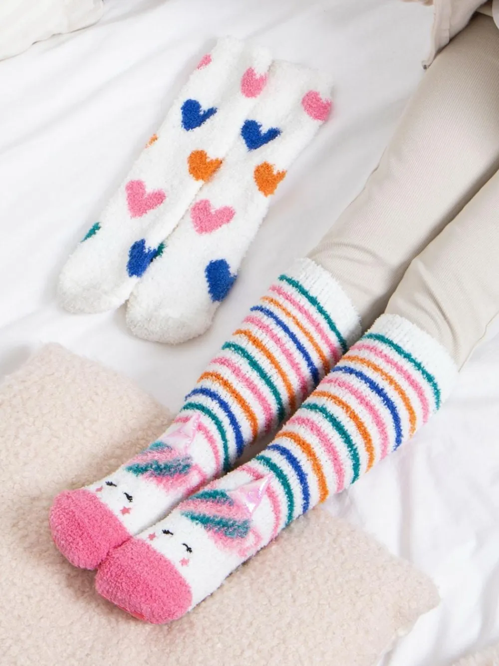 Online Totes White Toasties Girls Super Soft Slipper Socks 2 Pack