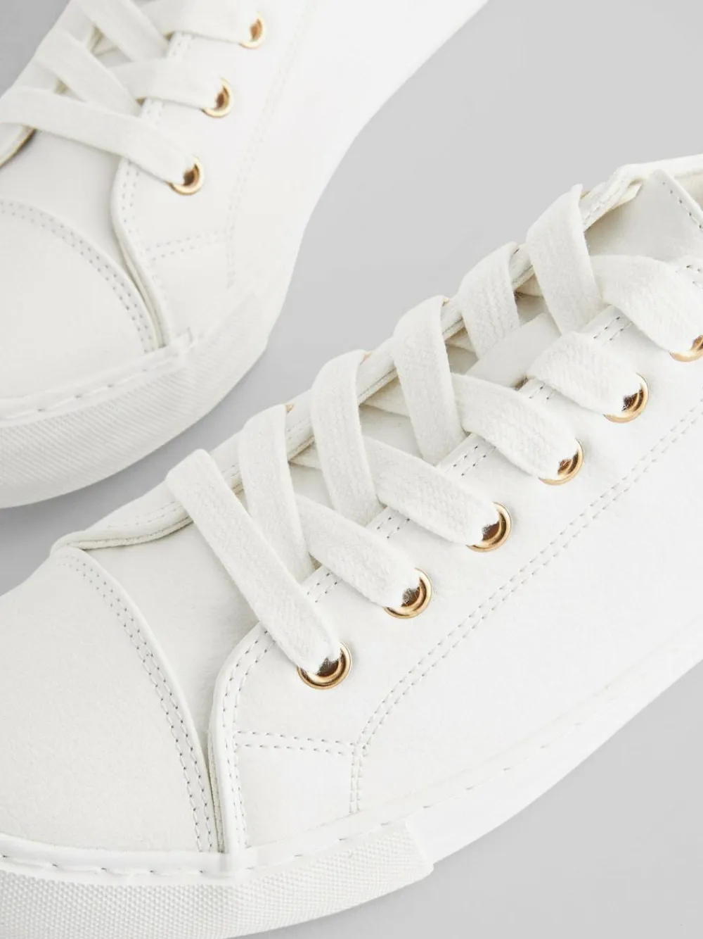New Next Standard Fit Patent Baseball Trainers White